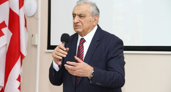 აკადემიკოს როინ მეტრეველს ვულოცავთ იუბილეს