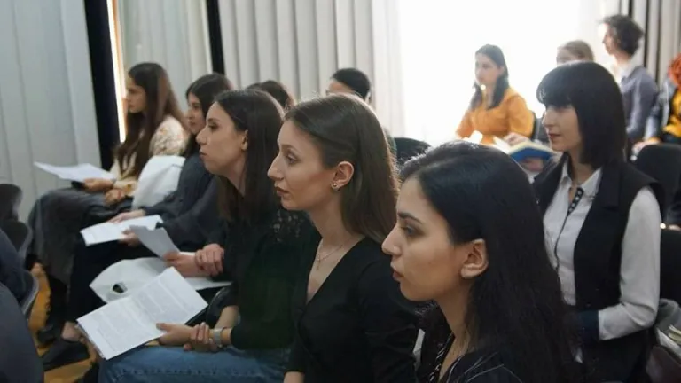 ქართული უნივერსიტეტის სტუდენტები ხელნაწერთა ეროვნულ ცენტრში