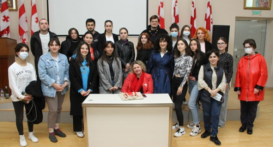 Training “How to raise a healthy generation”