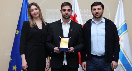 თბილისის საკრებულოში სტუდენტური ინტელექტუალური თამაშებისა და დებატების ტურნირის გამარჯვებულთა დაჯილდოება გაიმართა