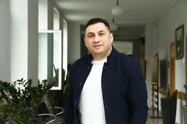 ლაშა მელაძე